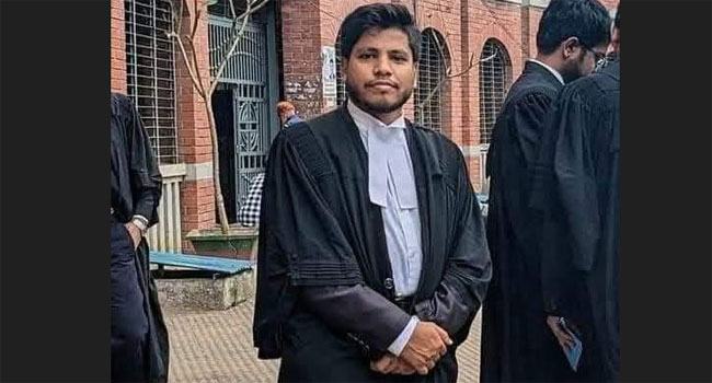 চট্টগ্রামে আইনজীবীকে কুপিয়ে হত্যা করল চিন্ময়ের সমর্থকরা