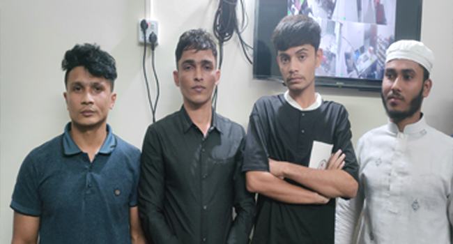 নীলফামারীতে ৪ রোহিঙ্গা যুবক আটক