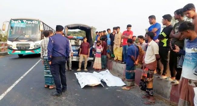 গুরুদাসপুরে ট্রাকের ধাক্কায় নিহত ২