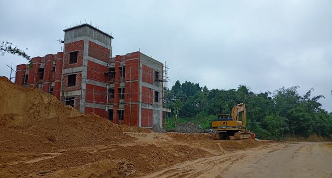 কুমিল্লা বিশ্ববিদ্যালয়ে পাহাড় কাটা বন্ধের নির্দেশ শিক্ষা মন্ত্রণালয়ের