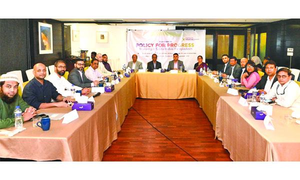 প্লাস্টিক দূষণ মোকাবেলায় প্রয়োজন বাস্তবমুখী পদক্ষেপ