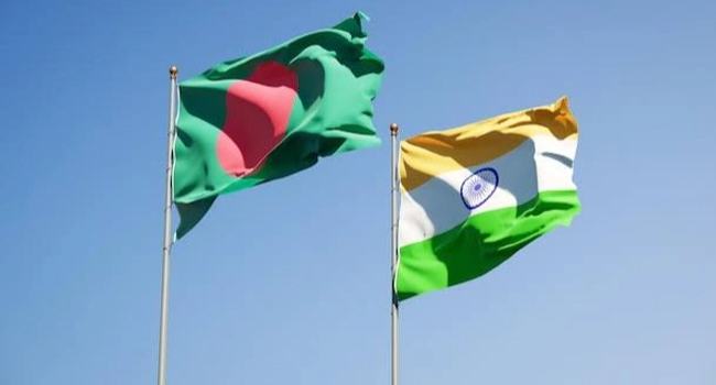 কলকাতায় প্রধান উপদেষ্টার কুশপুত্তলিকা পোড়ানো ও জাতীয় পতাকার অবমাননার নিন্দা বাংলাদেশের