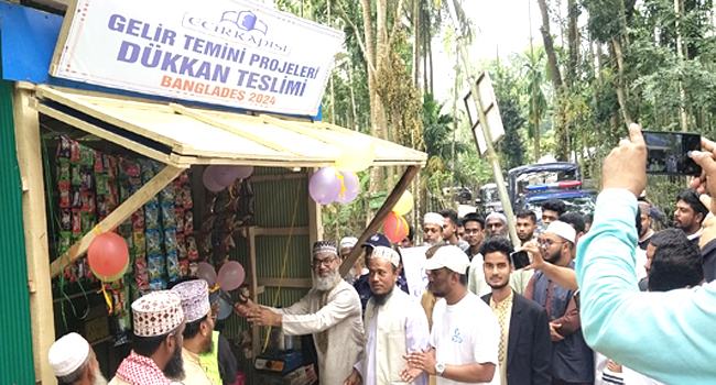 ইন্দুরকানীতে মাসুদ সাঈদীর আহ্বানে তুরস্কের ইজার ক্যাপাসি সংস্থার সহায়তা