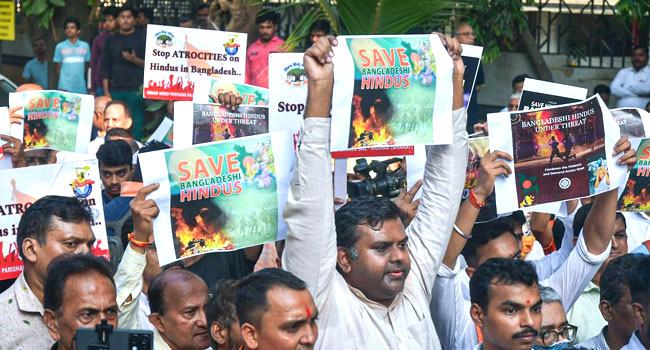 আগরতলায় ভাঙচুরের পর এবার মুম্বাইয়ে বাংলাদেশ উপকমিশনের সামনে বিক্ষোভ