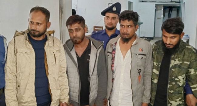 আশুলিয়ায় যুবককে কুপিয়ে হত্যার ঘটনায় গ্রেফতার ৪