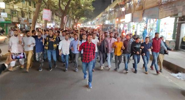 বাংলাদেশ হাইকমিশনে হামলা প্রতিবাদে ছাত্রদলের মশাল মিছিল