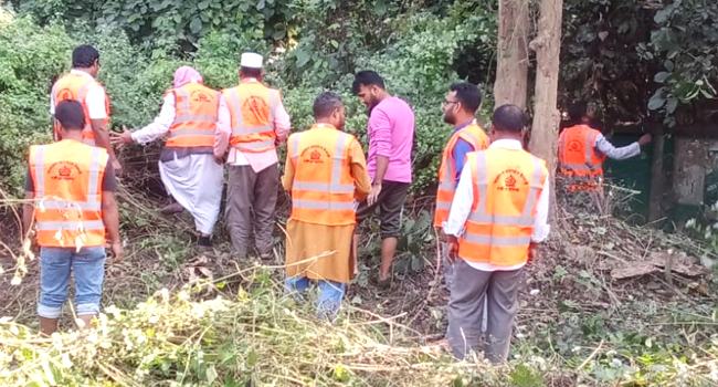 গাজীপুরে ছিনতাই প্রতিরোধে জামায়াতের উদ্যোগে জঙ্গল ও ঝোপঝাড় পরিষ্কার অভিযান