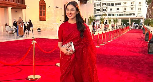 ‘রেড সি’ ফেস্টিভ্যালের লাল গালিচায় মেহজাবীন