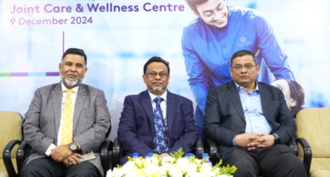 এভারকেয়ার হসপিটালে হাঁটু প্রতিস্থাপন সার্জারিবিষয়ক মতবিনিময় সভা