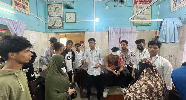কুমিল্লায় অধ্যক্ষের পদায়ন নিয়ে সংঘর্ষে আহত ৫