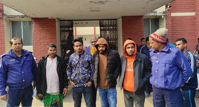রংপুরের হামলা-ভাঙচুরের দায়ে ছাত্রলীগের ৩ নেতা গ্রেফতার