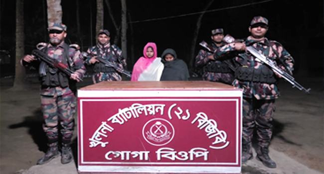 বেনাপোলে সীমান্ত থেকে ২ নারী আটক