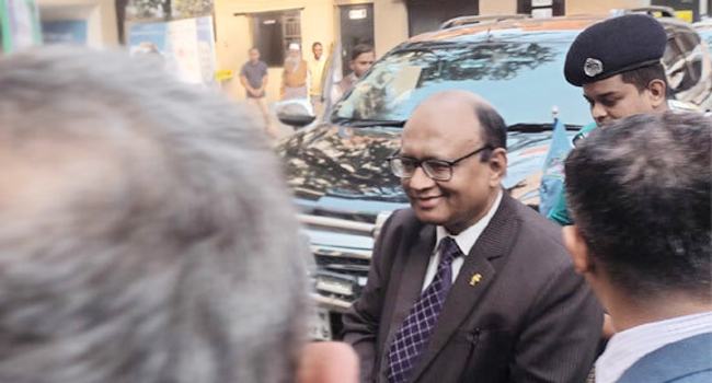 কাজে যোগ দিলেন দুদকের নতুন চেয়ারম্যান