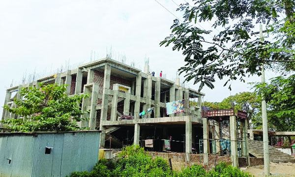 ১৮ মাসের কাজ ৫ বছরেও শেষ হয়নি