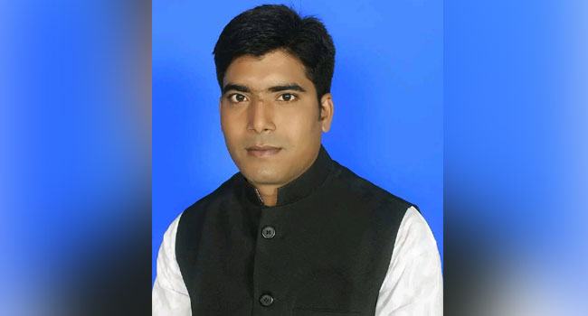 পাওনা টাকা চাওয়ায় চা দোকানির হাত ঝলসে দেয়ার অভিযোগ