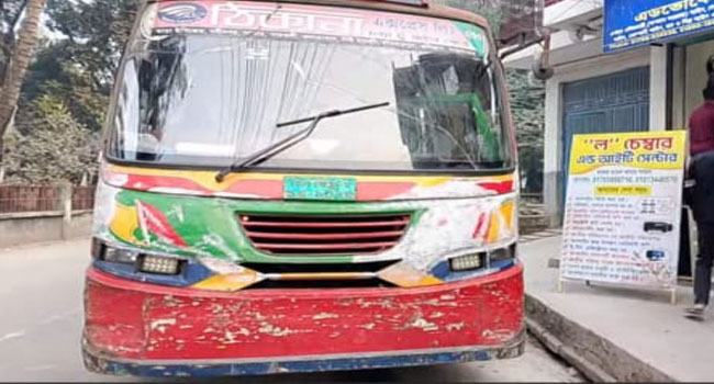 সাভারে দিন-দুপুরে চলন্ত বাসে ডাকাতি