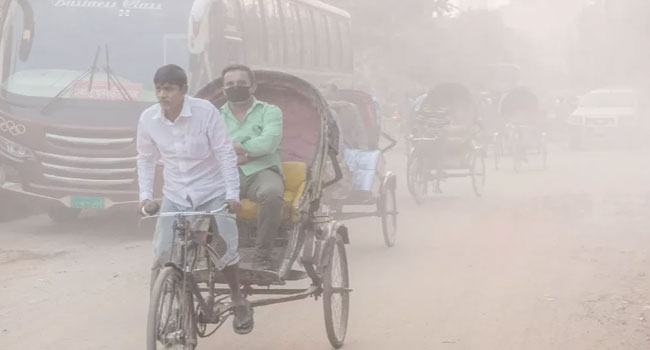 ‘খুবই অস্বাস্থ্যকর’ বাতাস নিয়ে দূষণে শীর্ষে ঢাকা