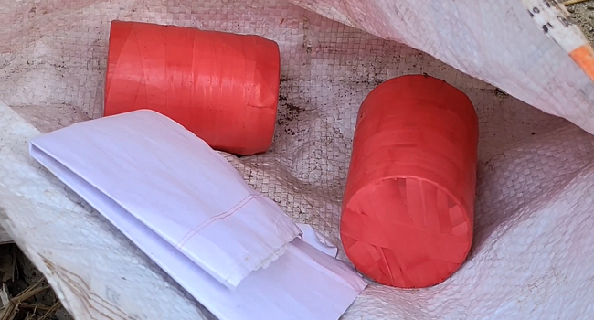 মেহেরপুরে ২টি বোমাসাদৃশ্য বস্তু উদ্ধার