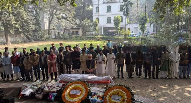 কবি হেলাল হাফিজের প্রথম জানাজা অনুষ্ঠিত