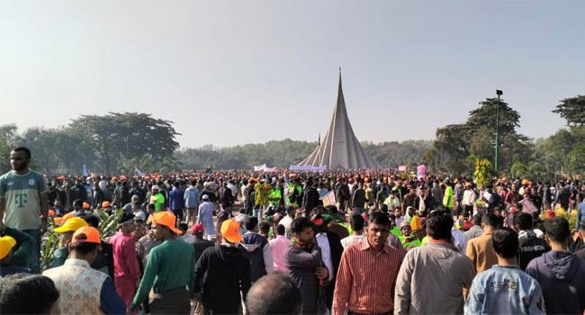 সর্বস্তরের জনগণের শ্রদ্ধা নিবেদন স্মৃতিসৌধে