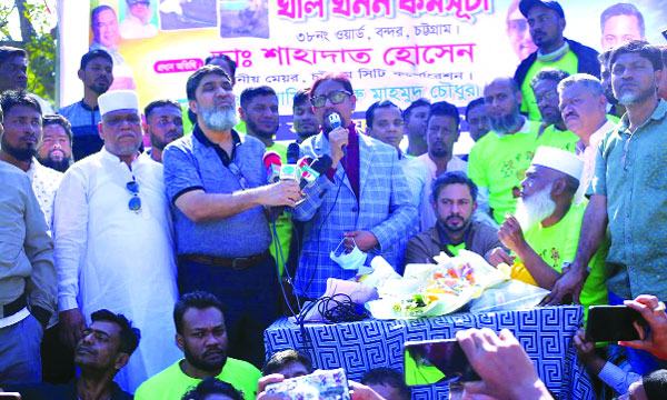 জলাবদ্ধতা নিরসনে খাল খনন কর্মসূচি কার্যকর ভূমিকা রাখবে : চসিক মেয়র