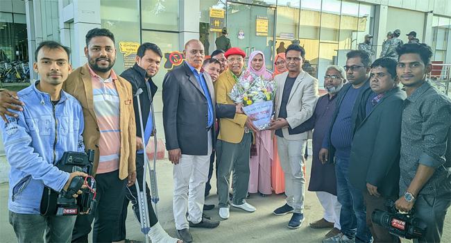 ২৪-এর বিপ্লবের প্রতিটি উচ্চারণে অনিবার্য ছিলেন কাজী নজরুল : আব্দুল হাই শিকদার
