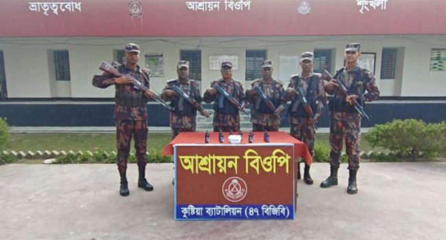 কুষ্টিয়ায় বিজিবির অভিযানে ২৭ লাখ টাকার কোকেন উদ্ধার