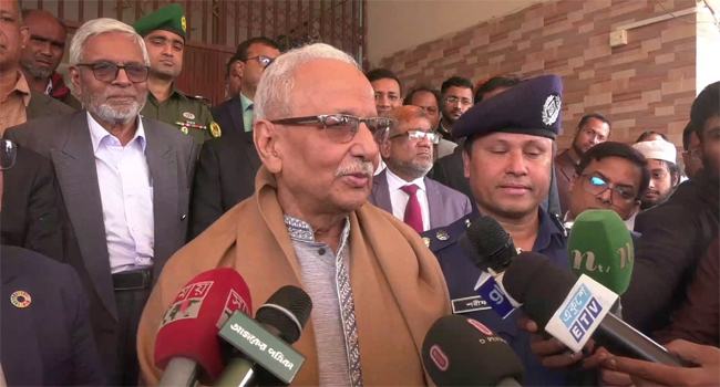 আ’লীগকে নির্বাচনে আসতে বাধা সৃষ্টির কিছু দেখছি না : বদিউল আলম