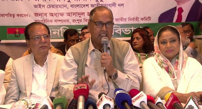 শেখ হাসিনাকে দেশে এনে বিচারের মুখোমুখি করতে হবে : দুদু