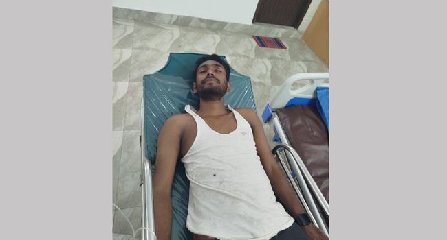 লোহাগাড়ায় সাংবাদিক পিটিয়ে থানায় খোশগল্পে আ’লীগ নেতা