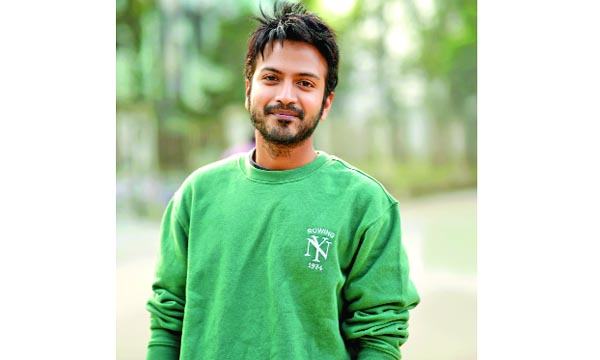 বছরের শেষ প্রান্তেও ব্যস্ত ইয়াশ রোহান