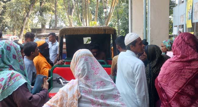 আড়াইহাজারে সড়ক দুর্ঘটনায় নিহত ২