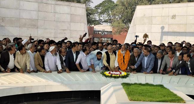 শহীদ জিয়ার মাজারে পিন্টুর শ্রদ্ধা