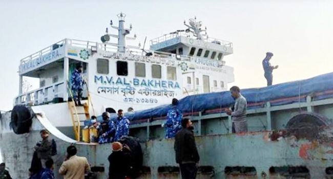 জাহাজে ৭ খুনের ঘটনায় সন্দেহভাজন ব্যক্তি গ্রেফতার