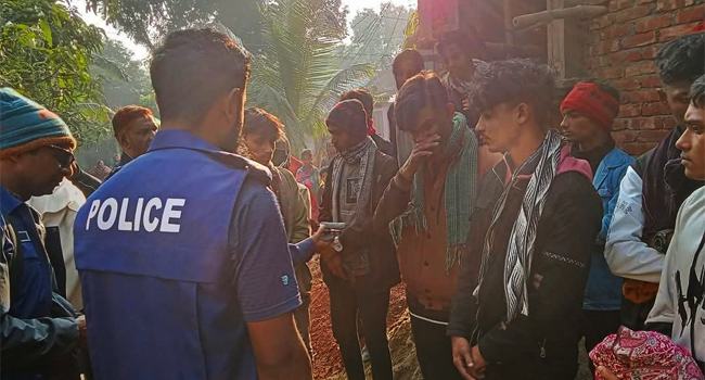 খেজুরের রস খেতে গিয়ে জয় বাংলা স্লোগান, স্থানীয়দের হাতে আটক ১৫