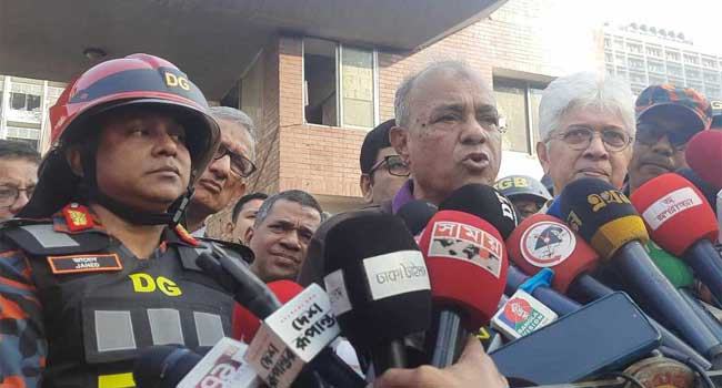 সচিবালয়ে আগুন : তদন্ত কমিটি গঠনের কথা জানালেন স্বরাষ্ট্র উপদেষ্টা