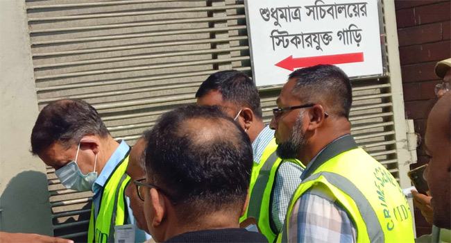 সচিবালয়ে ক্রাইম সিন টিমের প্রবেশ