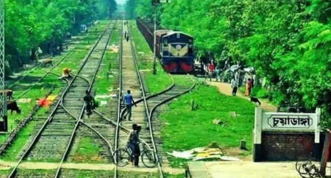 চুয়াডাঙ্গায় ট্রেনে কাটা পড়ে যুবকের মৃত্যু
