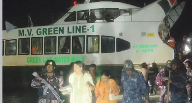 সেন্টমার্টিনে সাগরে বিকল পর্যটকবাহী জাহাজ, পরে উদ্ধার