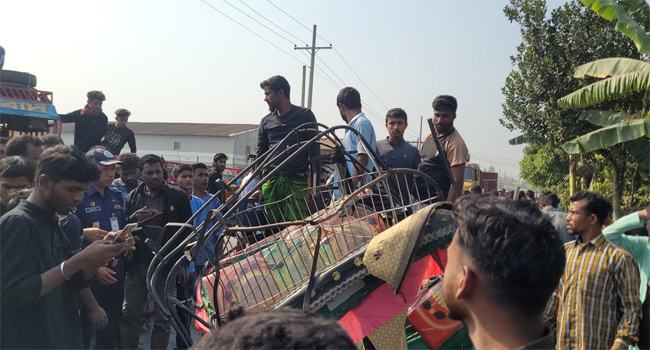 শেরপুরে বাস-অটোরিকশার সংঘর্ষে নিহত ৫