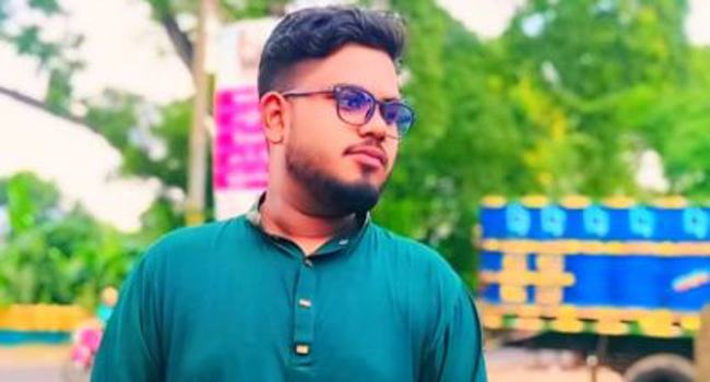 চুয়াডাঙ্গায় ছাত্রদল নেতাকে কোপালো নিষিদ্ধ ছাত্রলীগ নেতারা