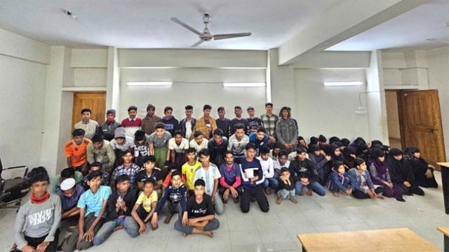 মালয়েশিয়া পাচারকালে ৬৬ জন রোহিঙ্গা উদ্ধার : অস্ত্রসহ আটক ৫