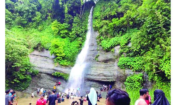 পাহাড় ঝরনা সৈকতের মেলবন্ধন মিরসরাইয়ে পর্যটন শিল্পে সম্ভাবনা