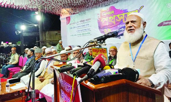 শেখ হাসিনা চুরি করে সব কিছু পাচার করে দিয়েছে