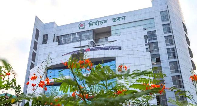 ইসির ৬২ কর্মকর্তাকে বদলি-পদায়ন