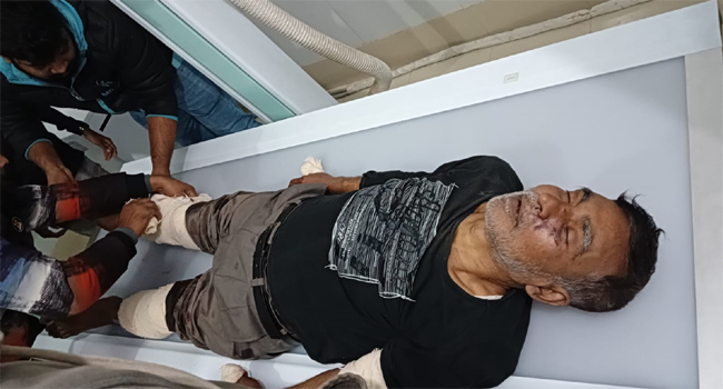 পুঠিয়ায় আওয়ামী লীগ নেতাকে মারধর