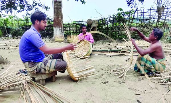 চৌগাছায় বিলুপ্তির পথে  বাঁশ-বেত শিল্প