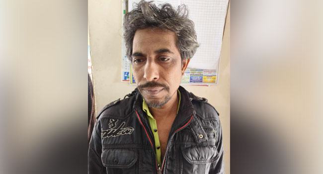 পুঠিয়ায় শীর্ষ সন্ত্রাসী সেলিম গ্রেফতার