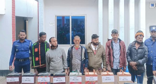 দোহারে অটোরিকশা গ্যারেজ মালিক হত্যাকাণ্ডে গ্রেফতার ৯