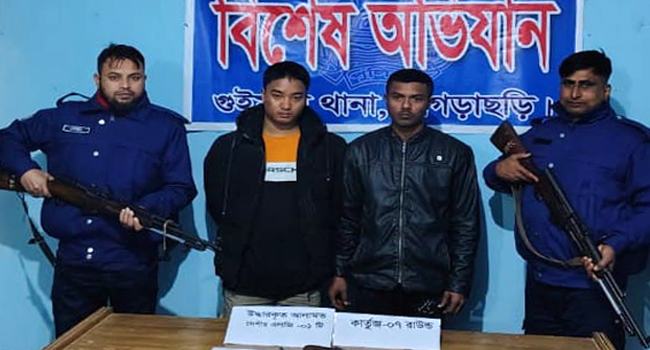 খাগড়াছড়িতে অস্ত্রসহ ২ জেএসএসকর্মী আটক